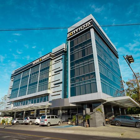 דויד Hotel City Plaza & Suites מראה חיצוני תמונה