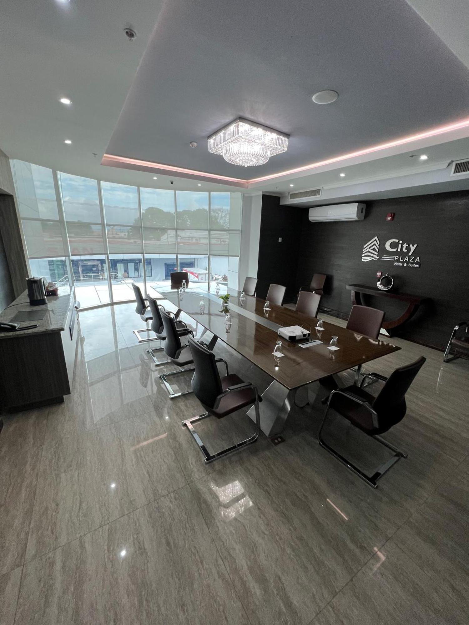 דויד Hotel City Plaza & Suites מראה חיצוני תמונה