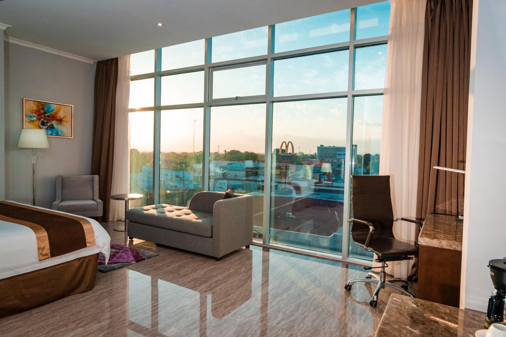 דויד Hotel City Plaza & Suites מראה חיצוני תמונה